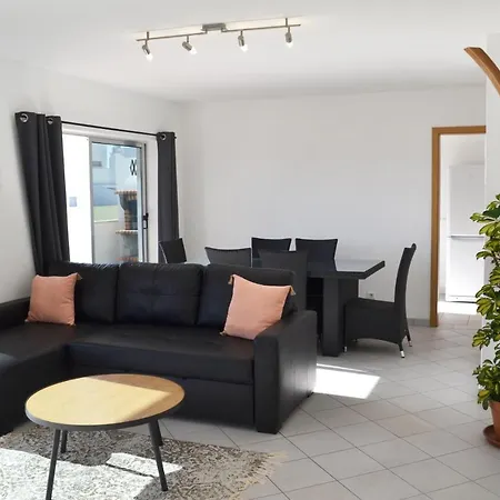 Clem Terrace Flat *